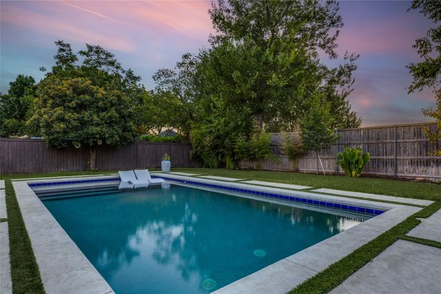 619 N Oak Cliff Boulevard, Dallas, TX 75208