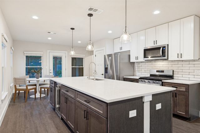 619 N Oak Cliff Boulevard, Dallas, TX 75208