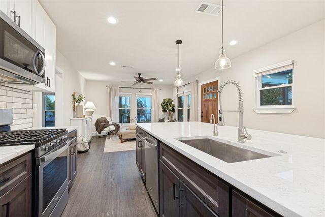 619 N Oak Cliff Boulevard, Dallas, TX 75208