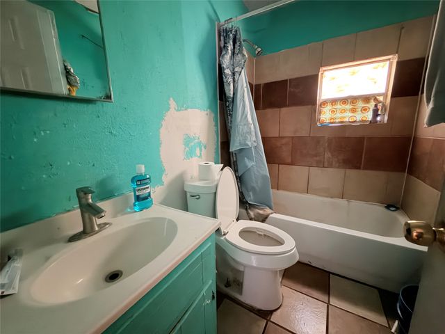 2435 E Pentagon Parkway, Dallas, TX 75241