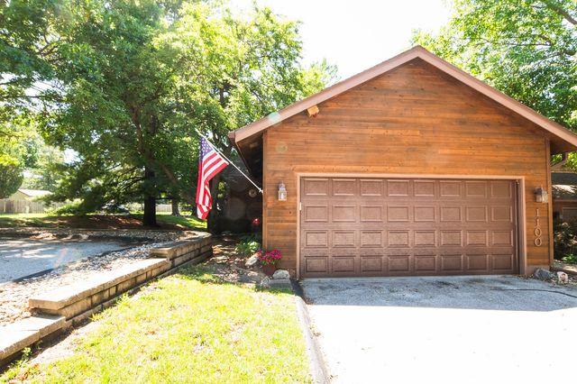 1100 42nd Street, West Des Moines, IA 50266