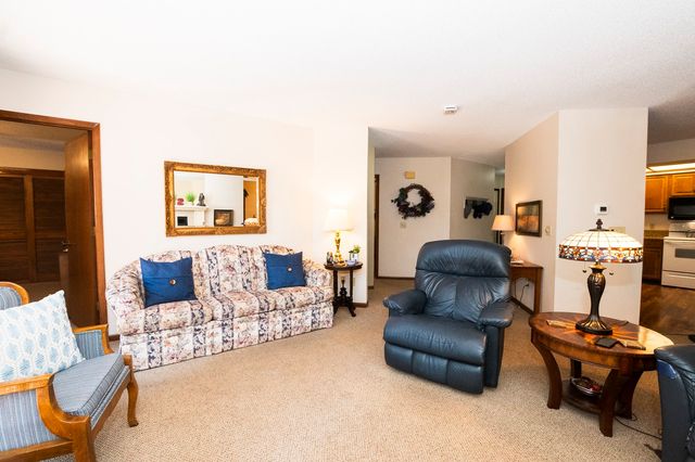 1100 42nd Street, West Des Moines, IA 50266