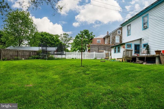 374 FISHER DAM RD, Hamburg, PA 19526