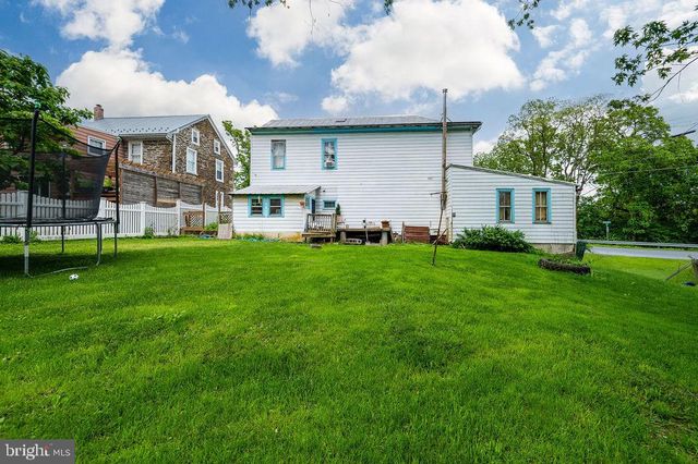 374 FISHER DAM RD, Hamburg, PA 19526