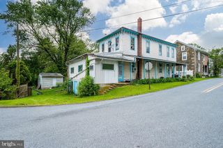 374 FISHER DAM RD, Hamburg, PA 19526