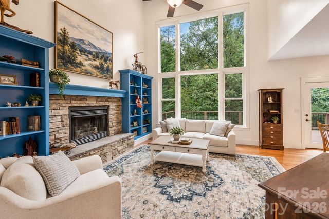 151 Hillside Drive, Swannanoa, NC 28778