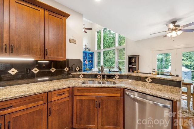 151 Hillside Drive, Swannanoa, NC 28778