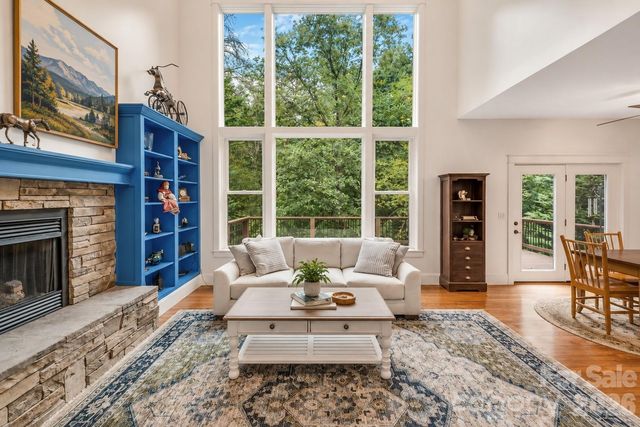 151 Hillside Drive, Swannanoa, NC 28778