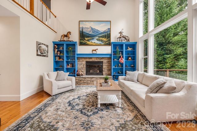 151 Hillside Drive, Swannanoa, NC 28778