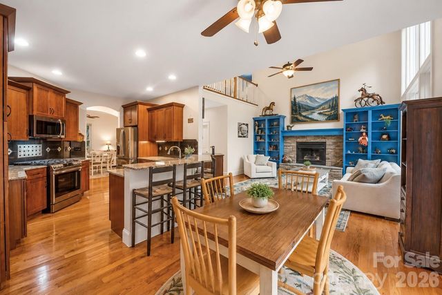 151 Hillside Drive, Swannanoa, NC 28778