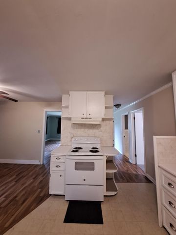1934 S Kimbrough Avenue, Springfield, MO 65807
