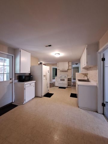 1934 S Kimbrough Avenue, Springfield, MO 65807