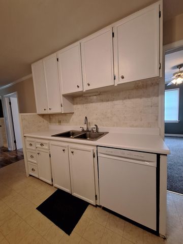 1934 S Kimbrough Avenue, Springfield, MO 65807