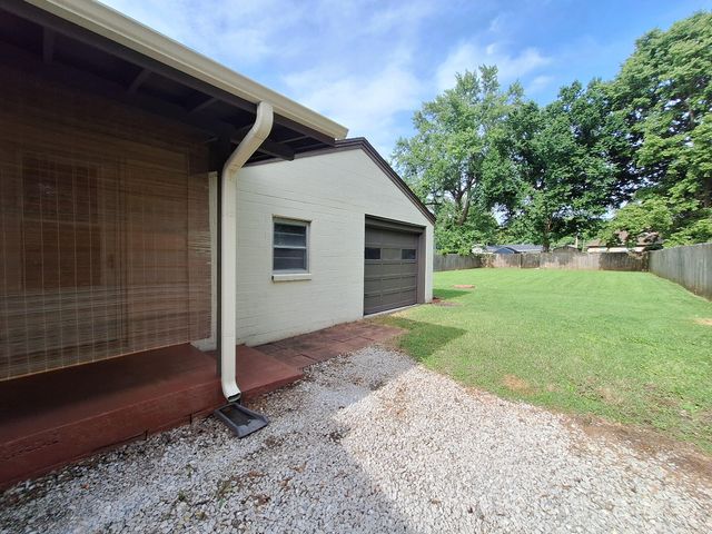 1934 S Kimbrough Avenue, Springfield, MO 65807