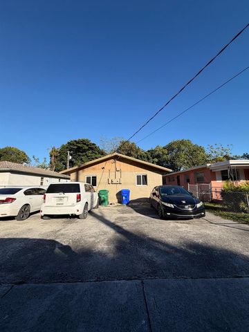 6745 NW 4th Ct, Miami, FL 33150