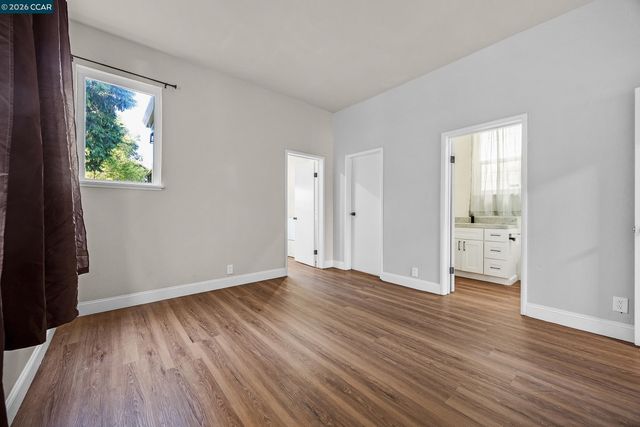 1923 West St, Oakland, CA 94612