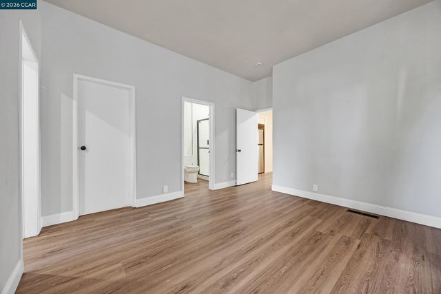 1923 West St, Oakland, CA 94612