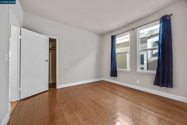 1923 West St, Oakland, CA 94612