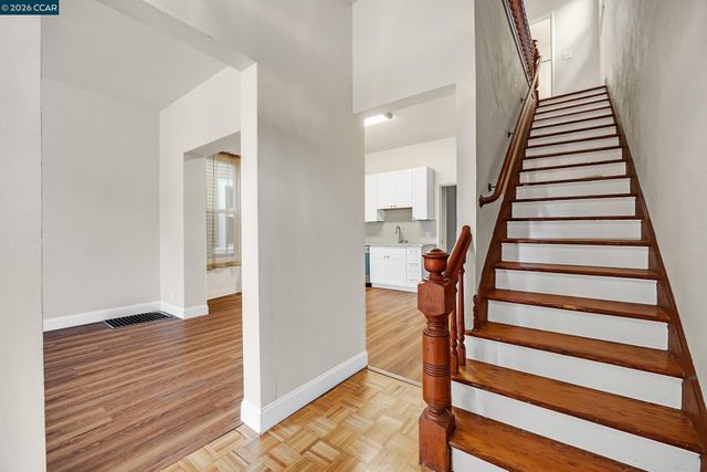 1923 West St, Oakland, CA 94612