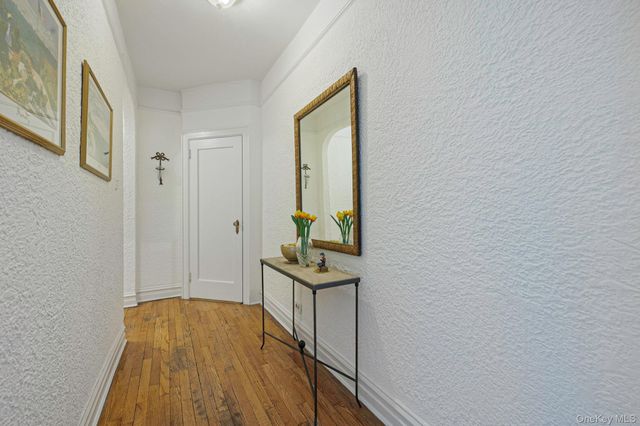 109-14 Ascan Avenue 4B, Forest Hills, NY 11375