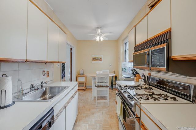 109-14 Ascan Avenue 4B, Forest Hills, NY 11375