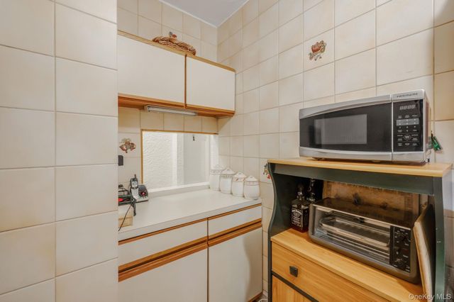109-14 Ascan Avenue 4B, Forest Hills, NY 11375