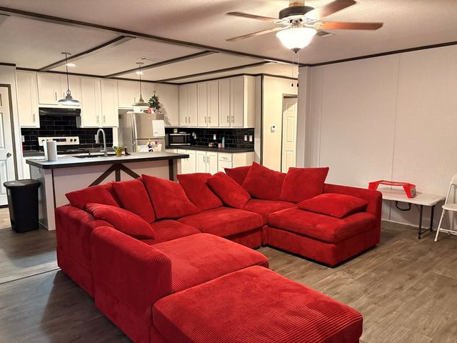 502 N Hendrickson St, Goldsmith, TX 79741