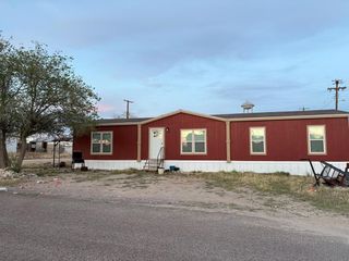 502 N Hendrickson St, Goldsmith, TX 79741