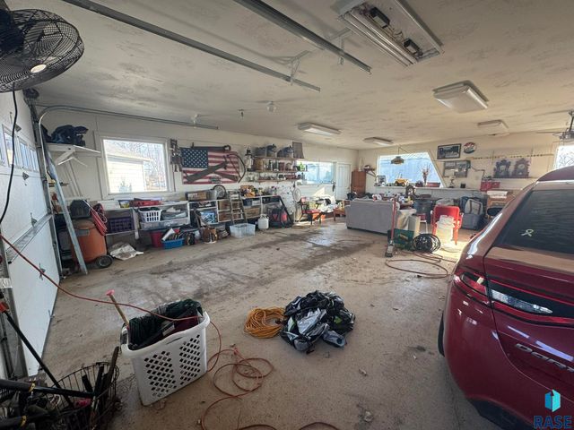 46481 279th St Street, Lennox, SD 57039