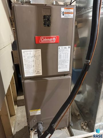 46481 279th St Street, Lennox, SD 57039