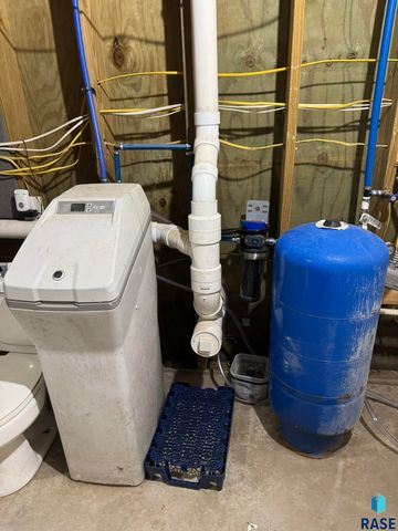 46481 279th St Street, Lennox, SD 57039