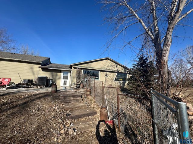 46481 279th St Street, Lennox, SD 57039