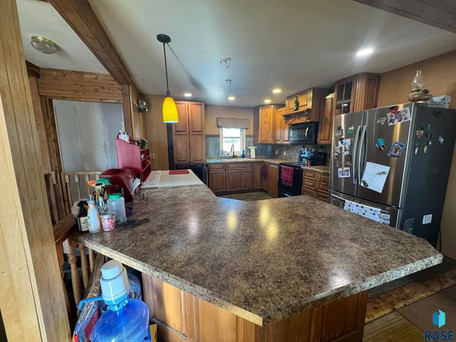 46481 279th St Street, Lennox, SD 57039