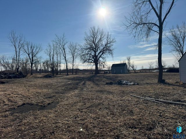 46481 279th St Street, Lennox, SD 57039