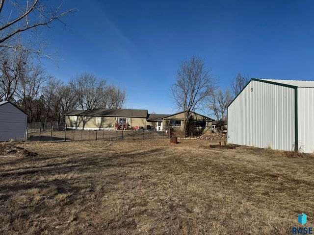 46481 279th St Street, Lennox, SD 57039