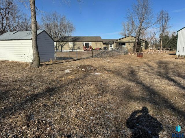 46481 279th St Street, Lennox, SD 57039