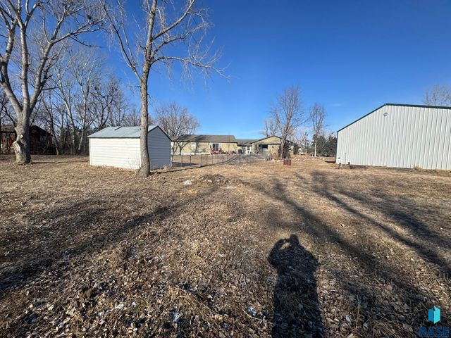 46481 279th St Street, Lennox, SD 57039