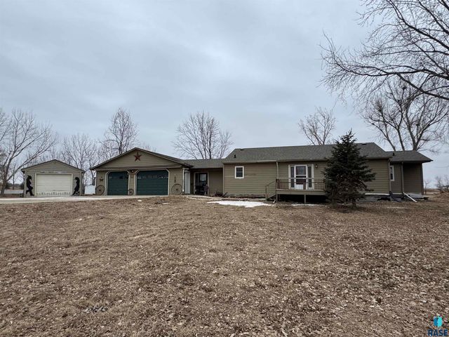 46481 279th St Street, Lennox, SD 57039