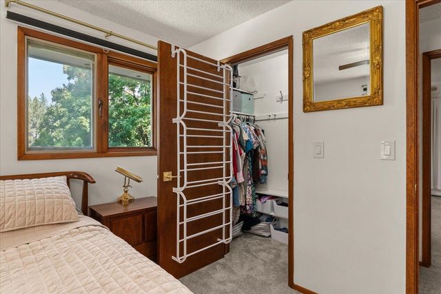 4619 S RAYMOND Rd, Spokane Valley, WA 99206