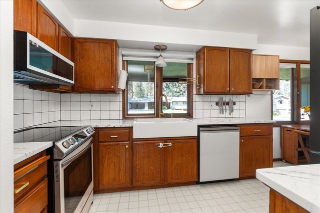 4619 S RAYMOND Rd, Spokane Valley, WA 99206