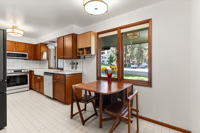 4619 S RAYMOND Rd, Spokane Valley, WA 99206