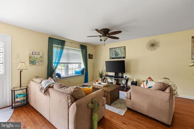 175 MEGAN CIR, Aston, PA 19014