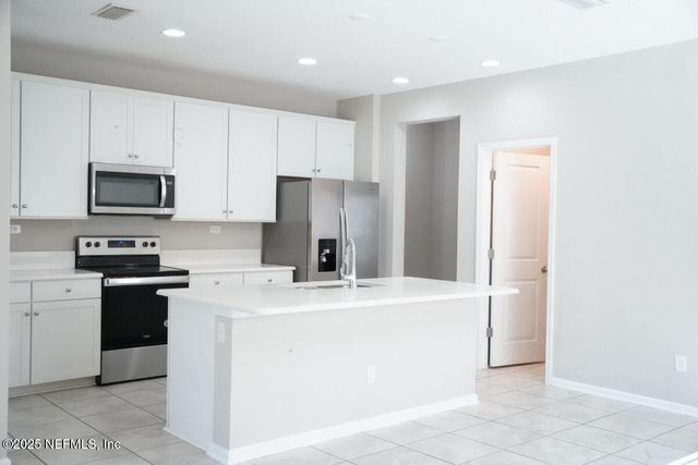 855 SYCAMORE Way, Orange Park, FL 32073