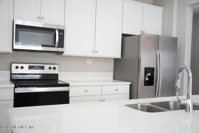 855 SYCAMORE Way, Orange Park, FL 32073