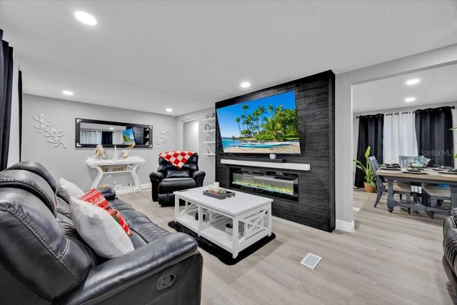 24 FLAMINGO BOULEVARD, Winter Haven, FL 33880