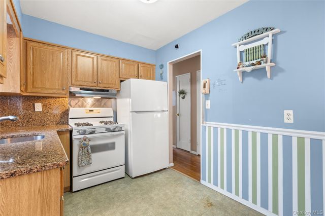 2341 Dobson Avenue, Merrick, NY 11566