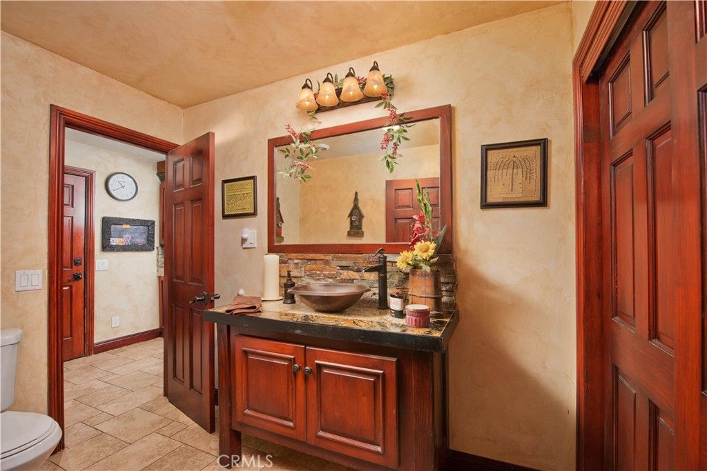 Image 28 of property listing at 30602 Hasley Canyon Road, Castaic, CA 91384