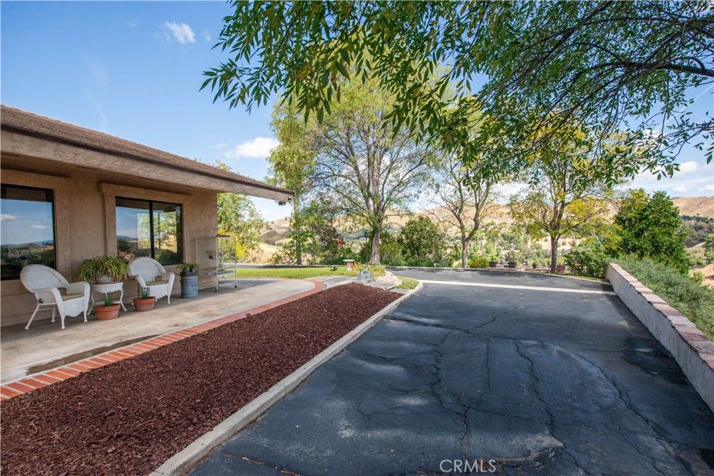 Image 33 of property listing at 30602 Hasley Canyon Road, Castaic, CA 91384