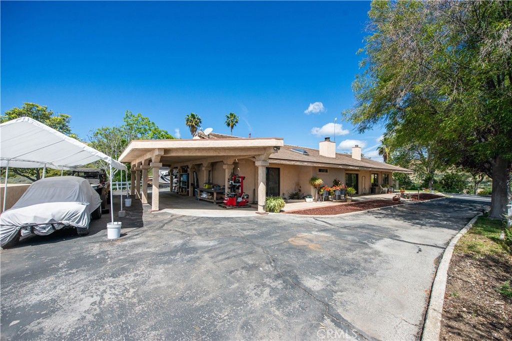 Image 39 of property listing at 30602 Hasley Canyon Road, Castaic, CA 91384