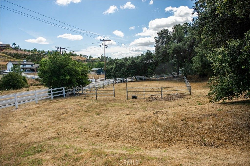 Image 60 of property listing at 30602 Hasley Canyon Road, Castaic, CA 91384
